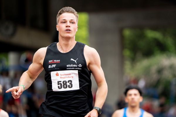 Julian Wagner (LC Top Team Thueringen) ueber 100m am 04.06.2022 waehrend der Sparkassen Gala in Regensburg